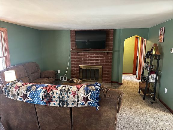 4th image of 163 1st Ave