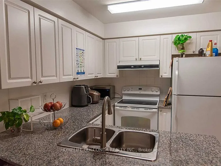 5500 Yonge St #505 — Photo 36