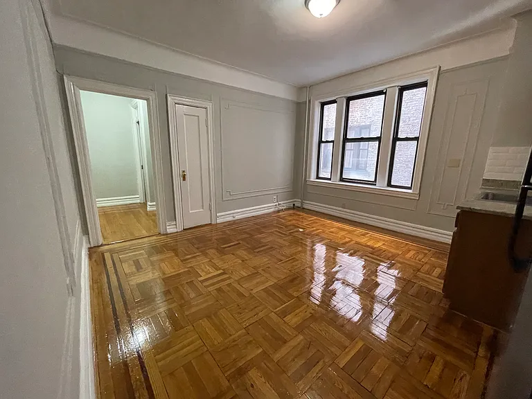 29-06 21st Ave #1F — Photo 2