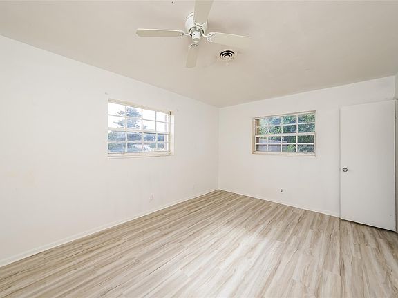 4th image of 1351 SW 10th Avenue