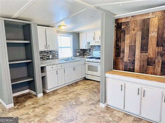 3rd image of 6134 Grant Ford Rd