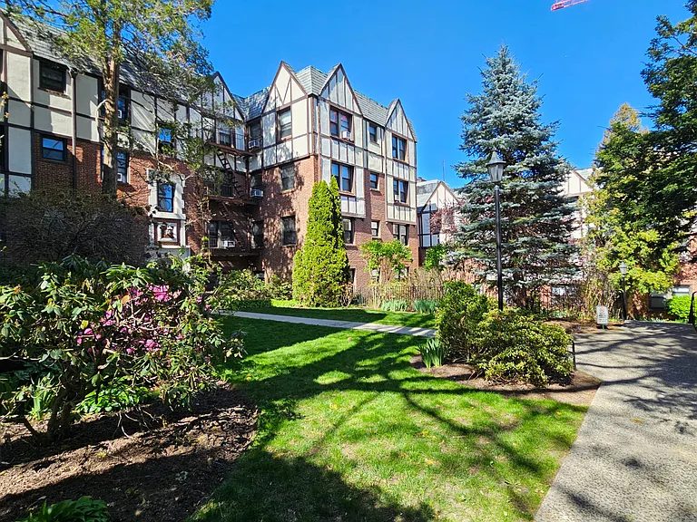 3 Greenridge Ave #D7 — Photo 7