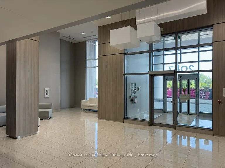 2087 Fairview St #1304 — Photo 4