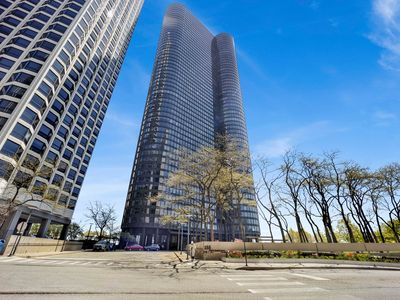 155 N Harbor Dr APT 212-213, Chicago, IL, 60601