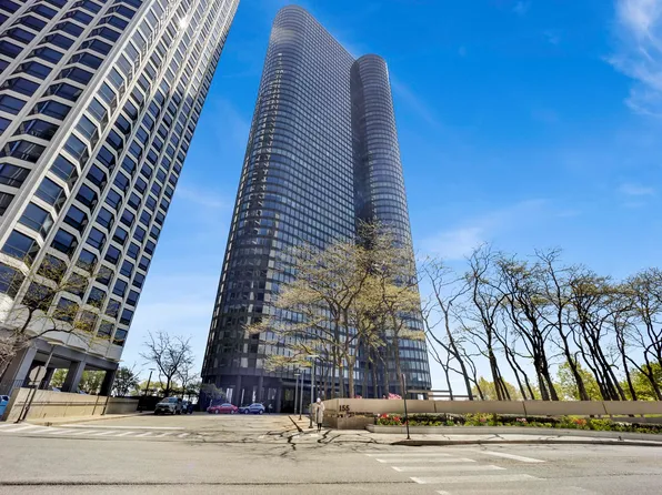 155 N Harbor Dr APT 212-213, Chicago, IL 60601