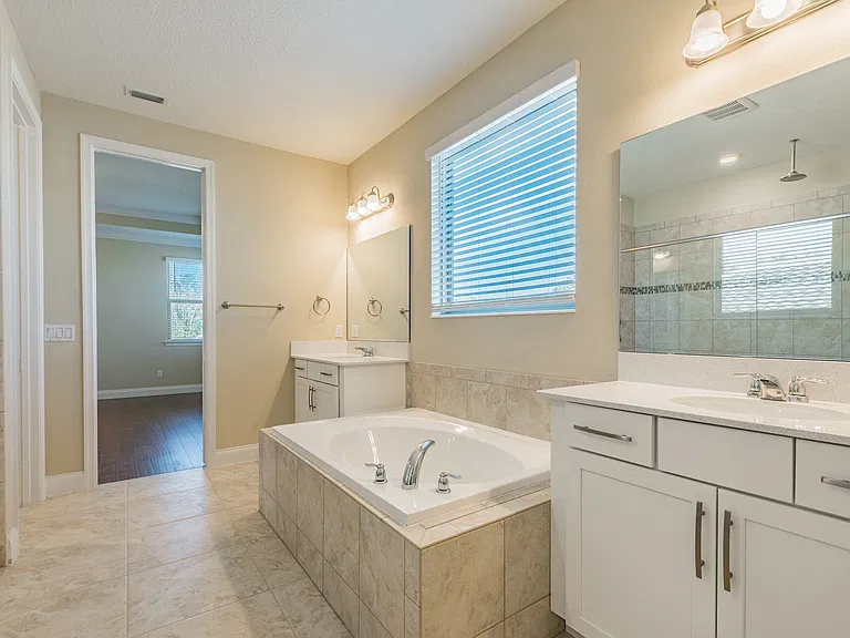8278 Procida Isle Ln — Photo 51