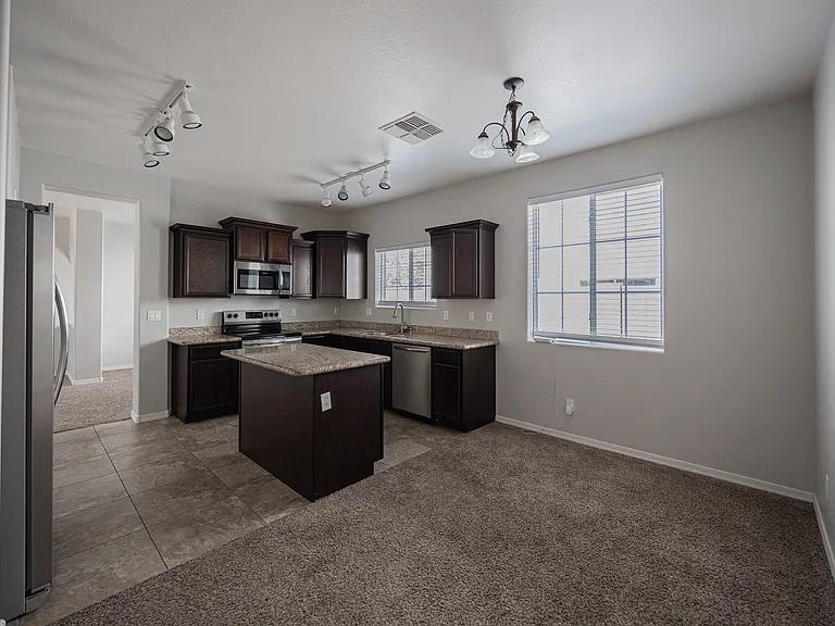 7422 S 27th Way — Photo 12