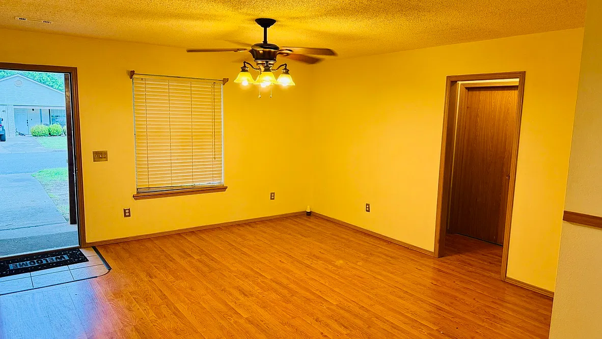 2 bed, 926 sqft, $1,450 — Photo 3