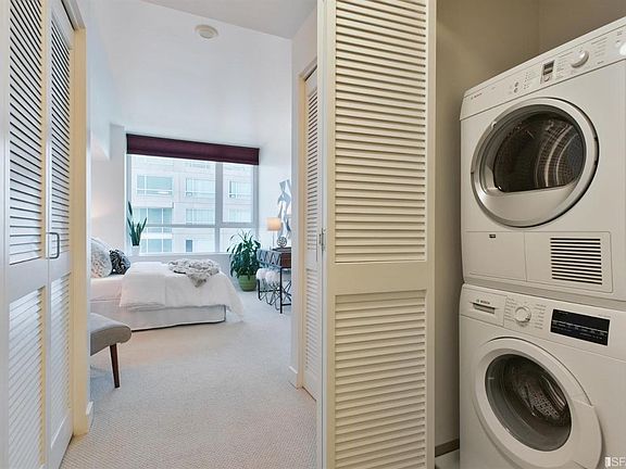 5th image of 300 Berry St Unit 1302