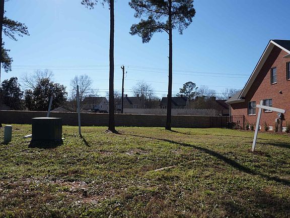 4th image of 224 Congaree Park Dr