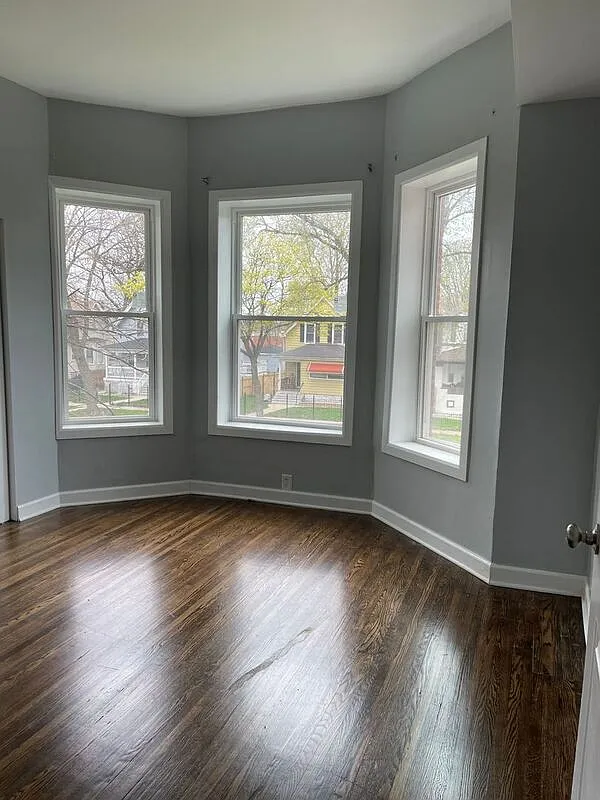 1 bed, 1.0 bath, $1,050 — Photo 3