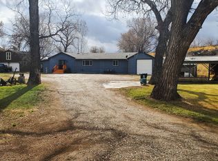 40 Hutchison Ln, Miles City, MT 59301