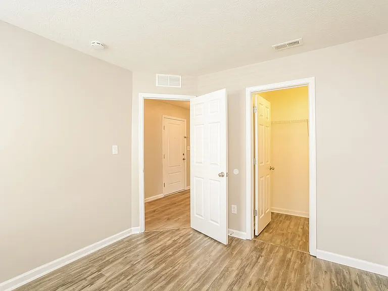 4557 Walcott Dr — Photo 12