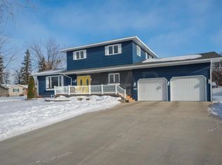 805 9th Ave SE, East Grand Forks, MN 56721