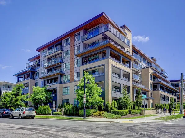 603 Regan Ave #401, Coquitlam, BC V3J 0K2