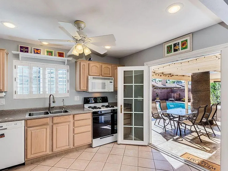 8743 E Keim Dr — Photo 5