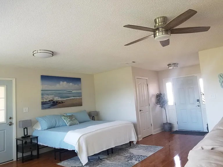 3228 Cypress Ln — Photo 2