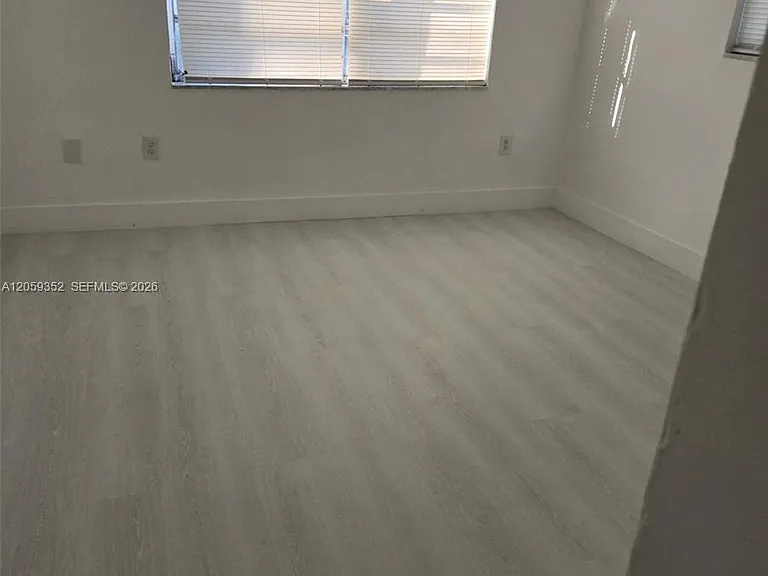 1000 W 28th St #17 — Photo 7