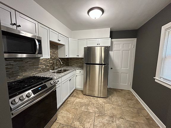 3rd image of 14201 S Stewart Ave