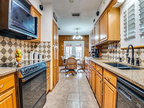 4th image of 1821 Keathley Dr