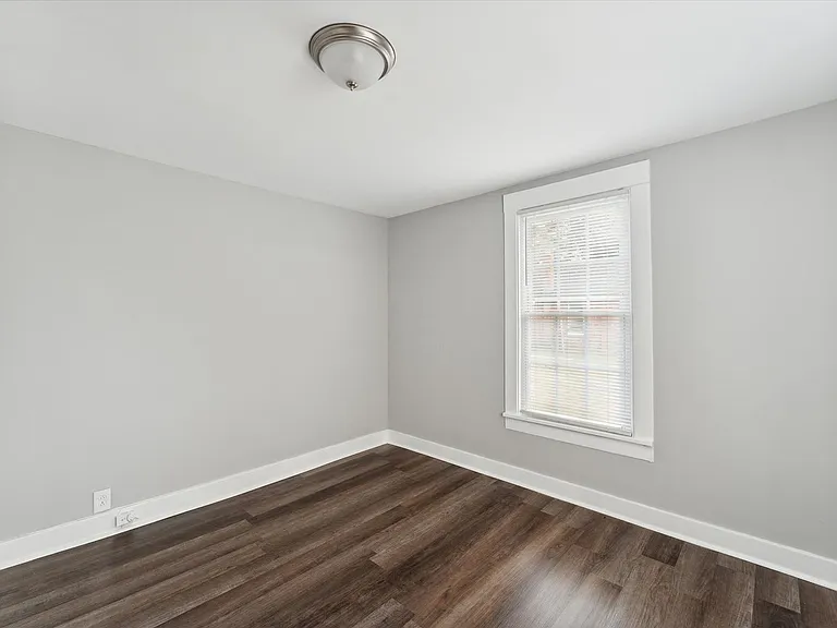 2120 E Gwinnett St — Photo 9