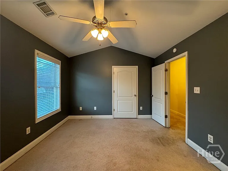 409 Whitehall Rd — Photo 10