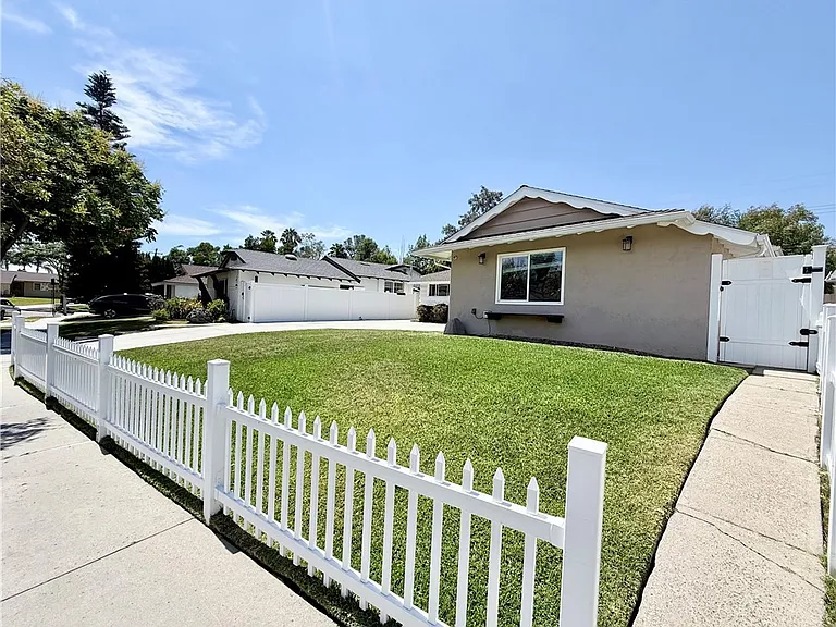 15173 Sarco Dr — Photo 3