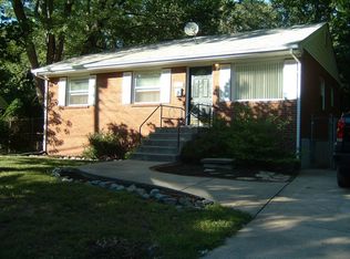 16007 Crest Dr, Woodbridge, VA 22191