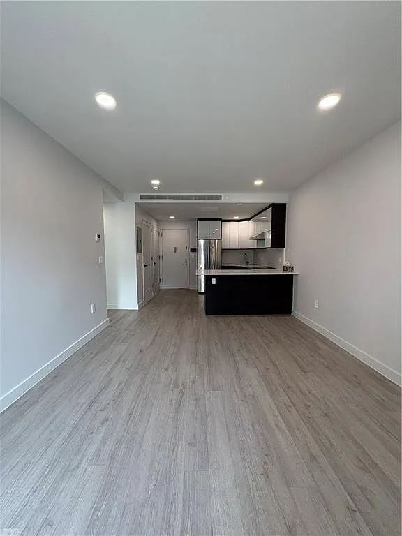 2 bed, 2.0 bath, 906 sqft, $3,800 — Photo 1