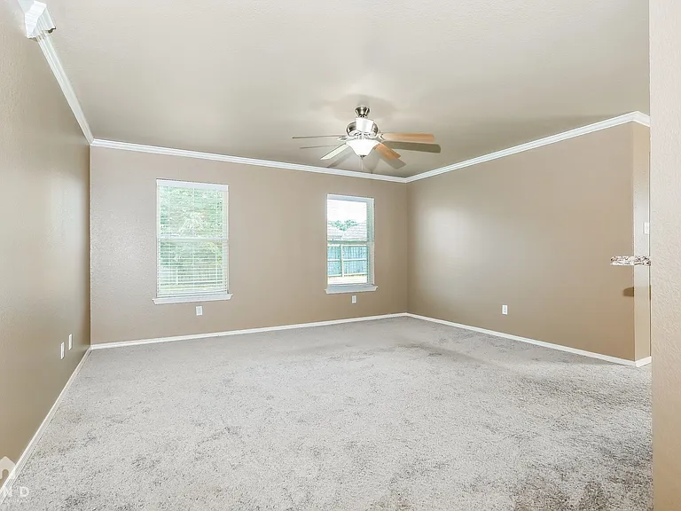 155 Harvick Cir — Photo 7