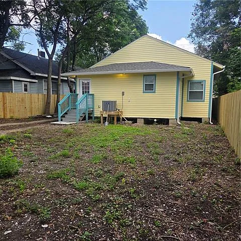 2644 Acacia St — Photo 17