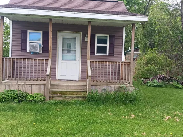 4225 Canal Dr, Fairgrove, MI 48733