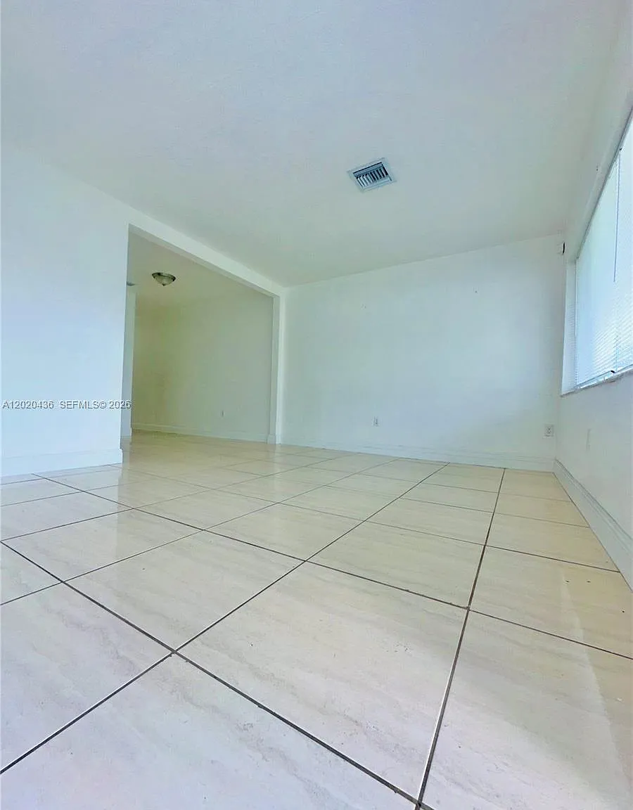 Orange Ridge — Photo 3