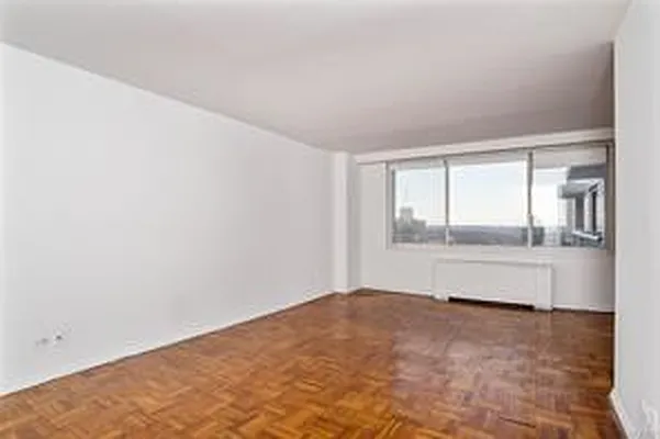 Sold by John Edwards Real Estate, Inc. | media 7