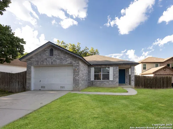 6807 BARTON ROCK LN, San Antonio, TX 78239