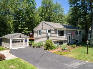 5 Grove St, Cumberland, ME 04021