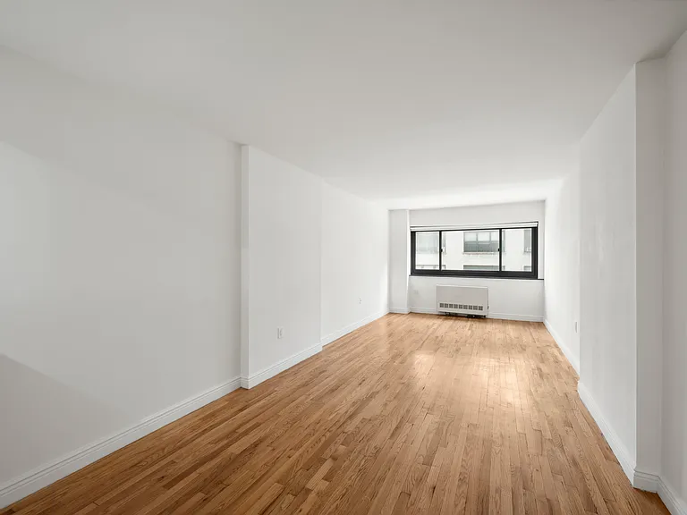 295 Park Ave S #2N — Photo 2