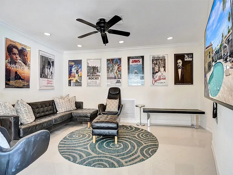2051 Coral Reef Dr — Photo 15