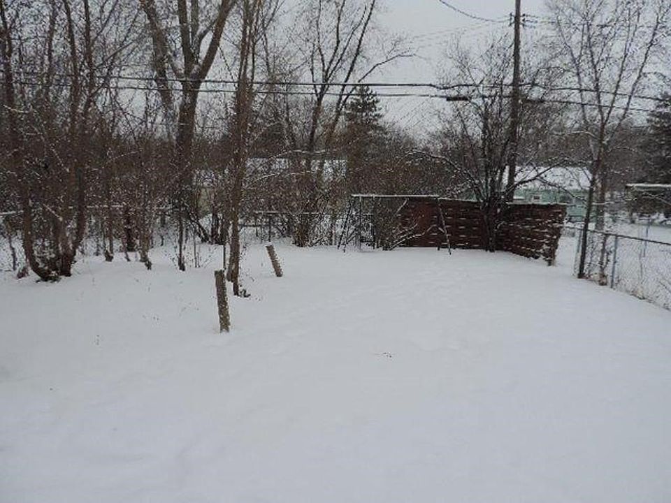2nd image of 3401 Quail Ave N
