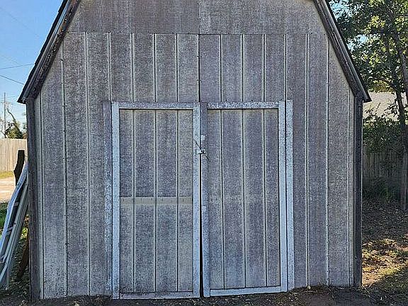5th image of 416 W Avenue A