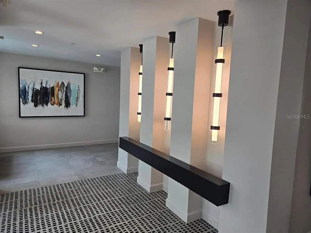 2 bed, 2.5 bath, 1837 sqft, $6,500 — Photo 4