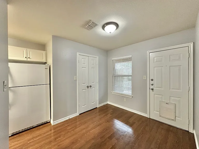 8720 Mansion Creek Cir — Photo 21
