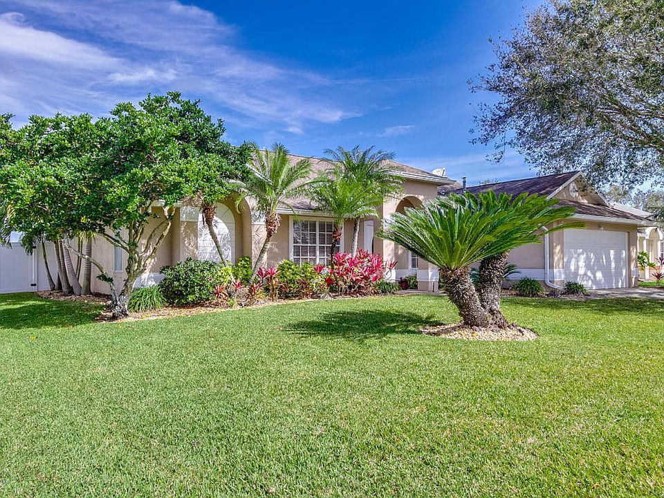 1st image of 372 Lake Victoria Cir