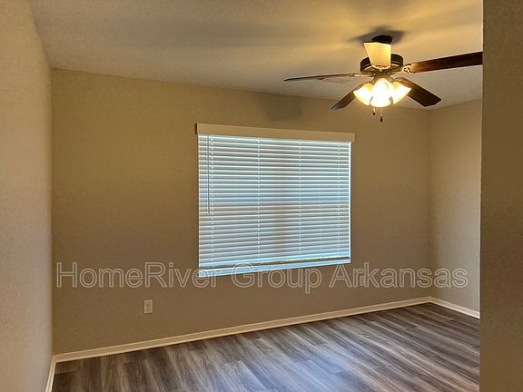 4th image of 1590 Edinburgh Dr