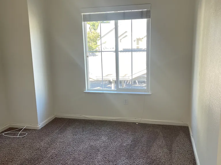 1655 Bloomfield Ln #14 — Photo 9