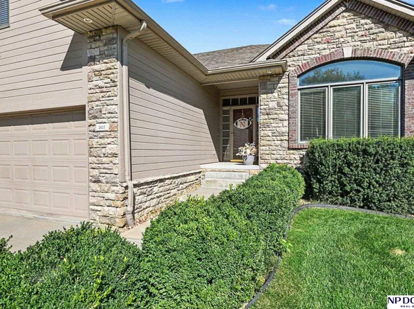 1815 S 181st St, Omaha, NE 68130