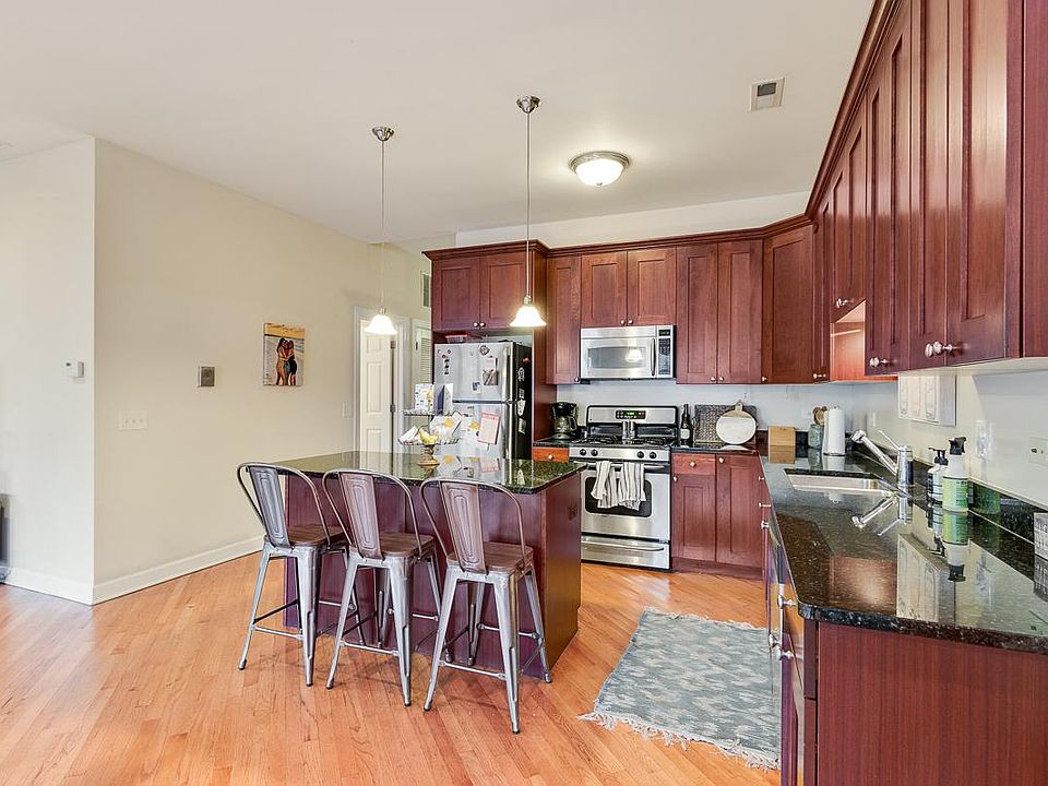 1st image of 1438 W Belmont Ave #2YH