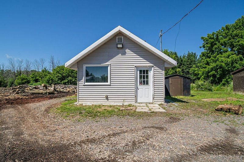 Greater Napanee House for rent - 3 Bedrooms — photo 21
