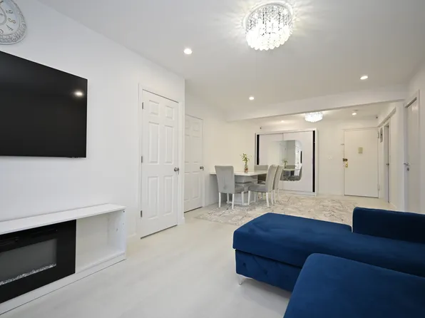 100-25 Queens Boulevard image 8 of 17