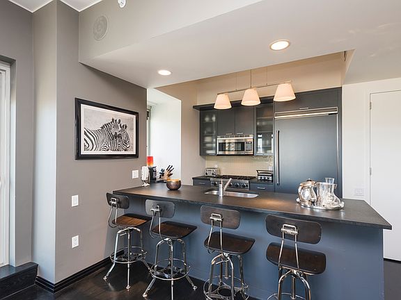 2nd image of 205 E 59th St APT 24A